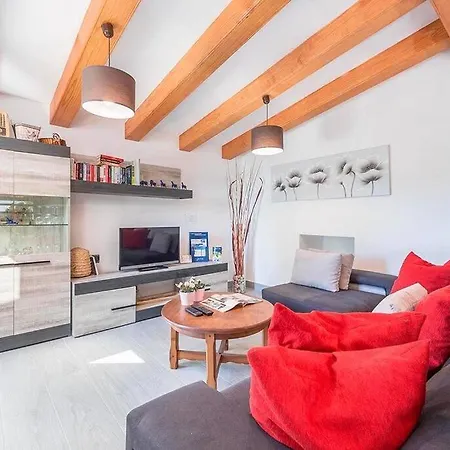 别墅 Beautiful Near By Renthousing 波连斯萨